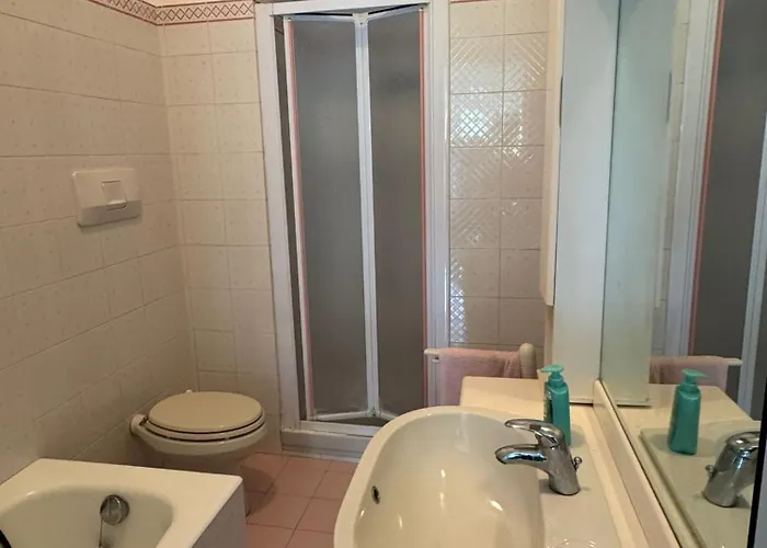 The Castle - In Con Splendido Giardino Appartamento