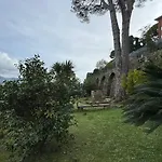 The Castle - In Con Splendido Giardino Apartment