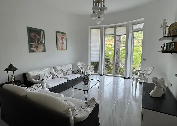 The Castle - In Con Splendido Giardino *